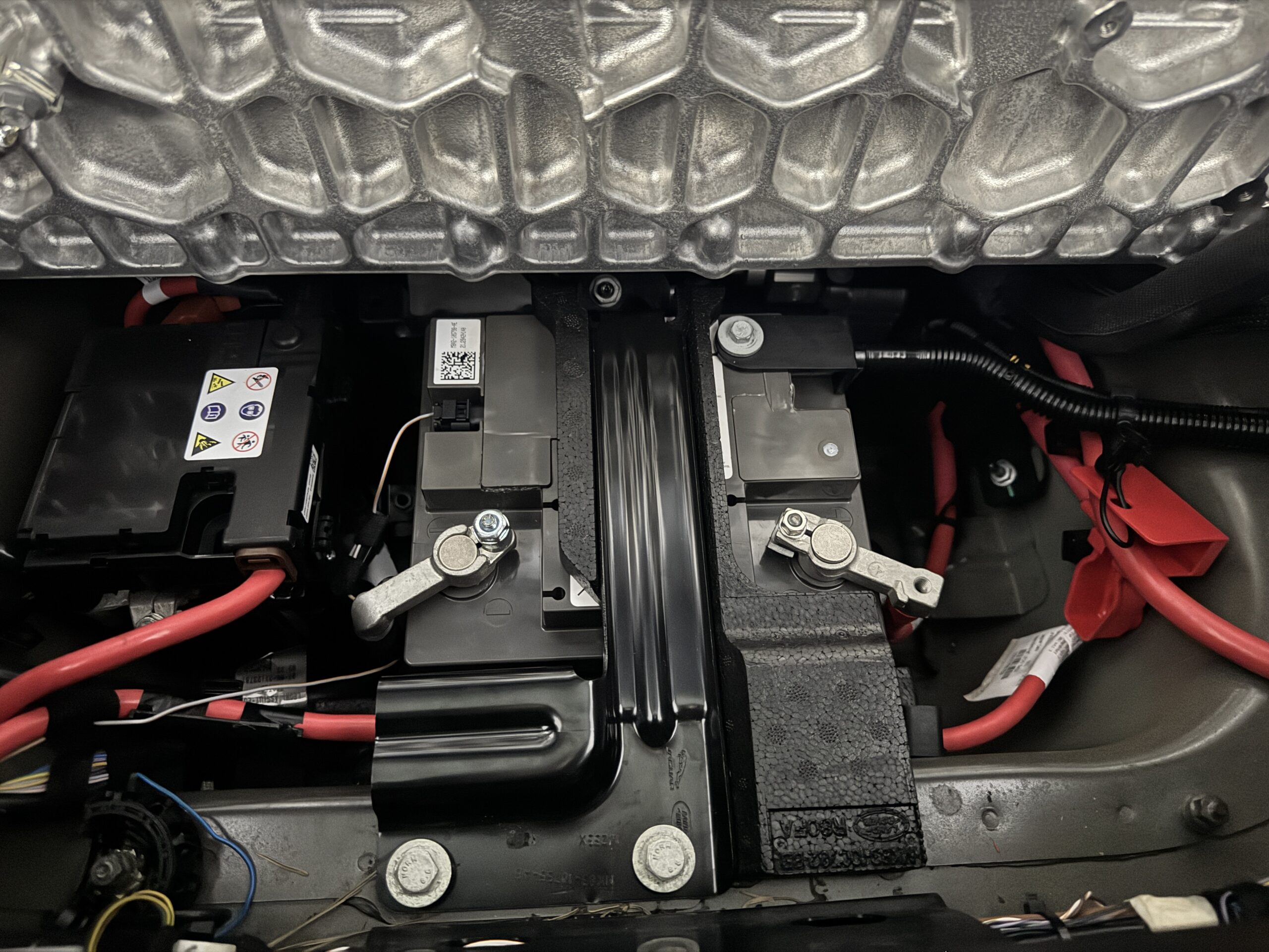 Vervangen accu lithium jaguar land rover, 12v accu land rover.